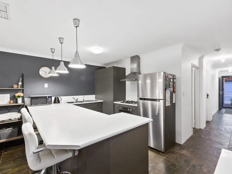 Great First Home or Investment !