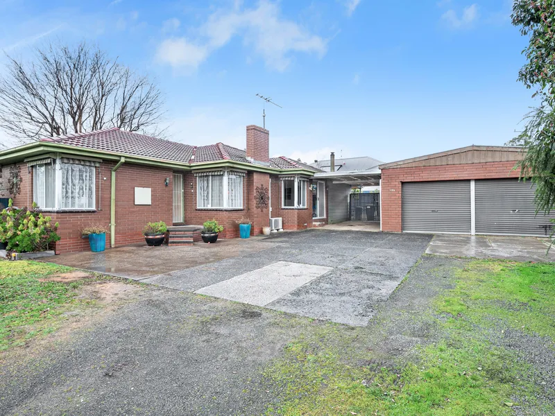 Family home close to all amenities!