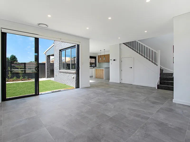 BRAND NEW DUPLEX DELIVERING LUXURIOUS LIVING