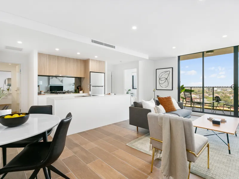 Spacious 2 Bedroom Apartment With Windows On Three Sides