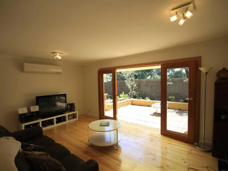 3 BEDROOM TOWNHOUSE IN IDEAL LOCATION