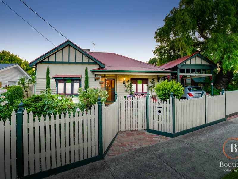 Eclectic Charm in Convenient Pascoe Vale Pocket!