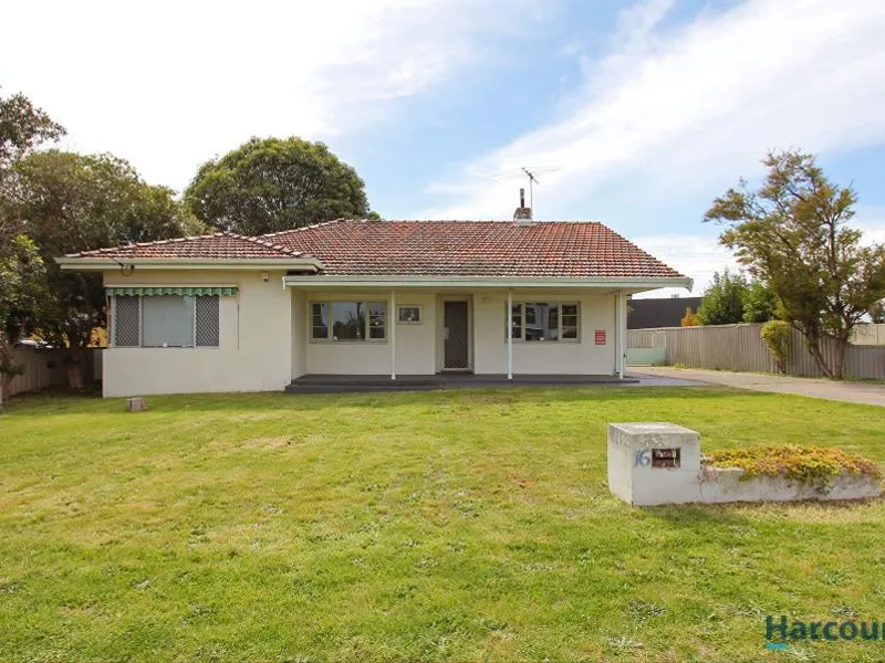 Close to Westfield Carousel, Train Station & Bus