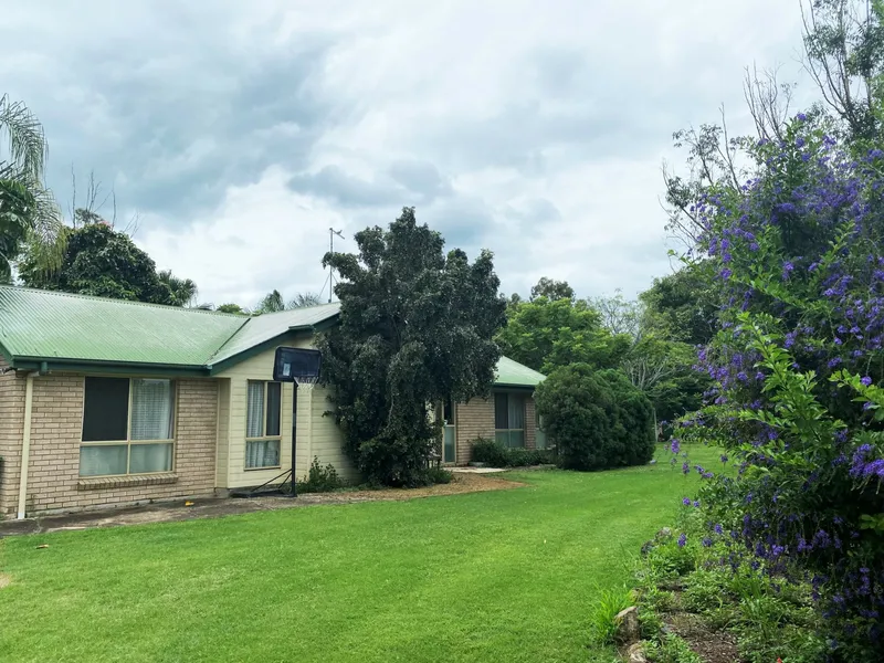 Lifestyle Brick home on 3,200m2