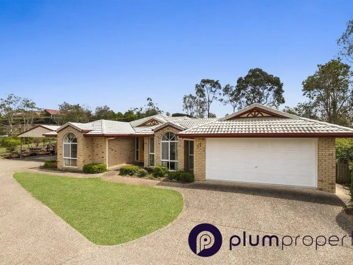 Private family home on massive block!