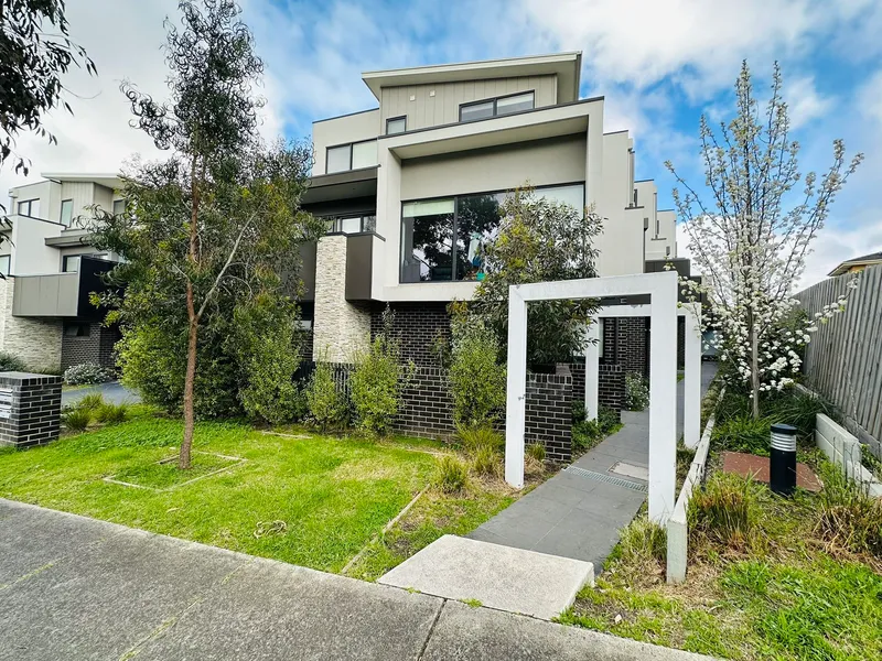 Pinnacle location, premium lifestyle
