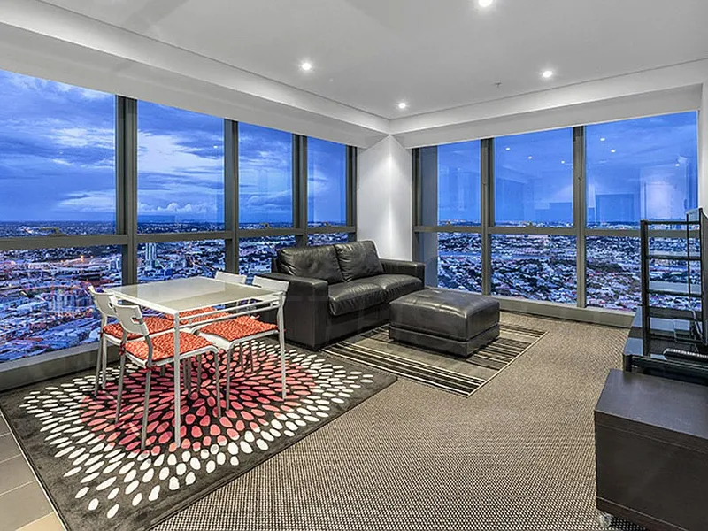 Jaw-Dropping Views from Impressive Contemporary Apartment (Fully Furnished)