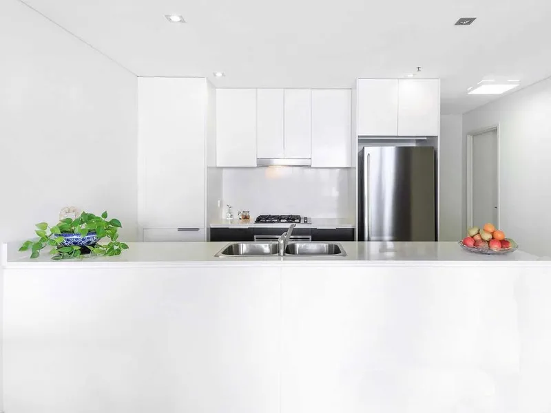 Spacious apartment on Level 13 with beautiful district views