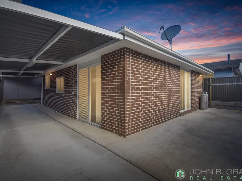 EXTRA SIZED MODERN GRANNY FLAT!