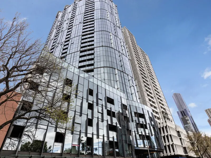 Fully furnished 1 Bed home in the most luxurious apartment of Melbourne CBD