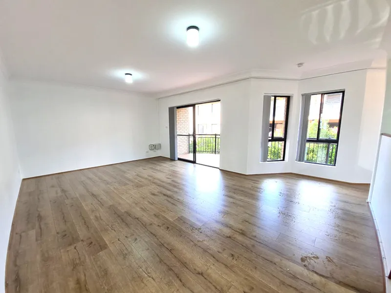 Renovated Two Bedroom Unit with Abundance of Natural Light!!!