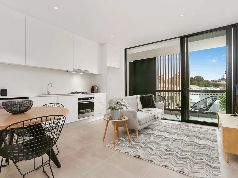 NEAR NEW 50SQM NORTH FACING STUDIO!