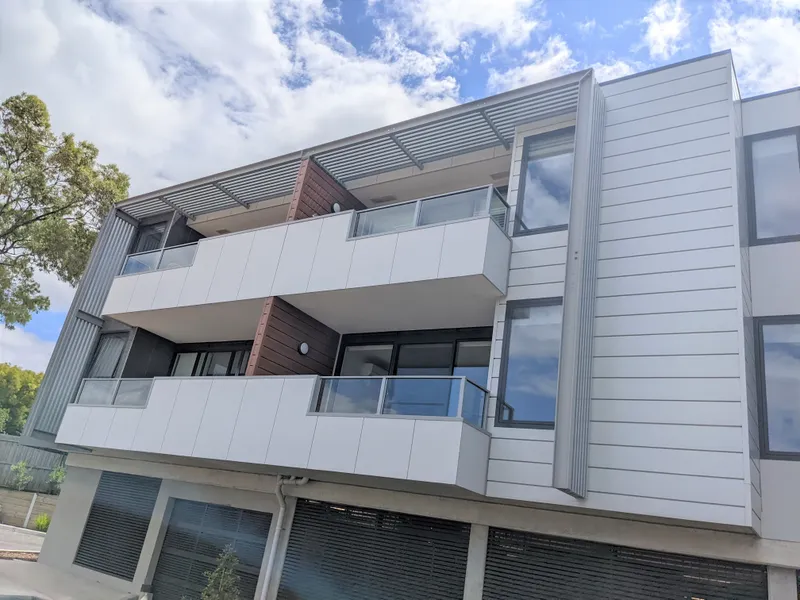 TWO BEDROOM APARTMENT IN HIGHTON