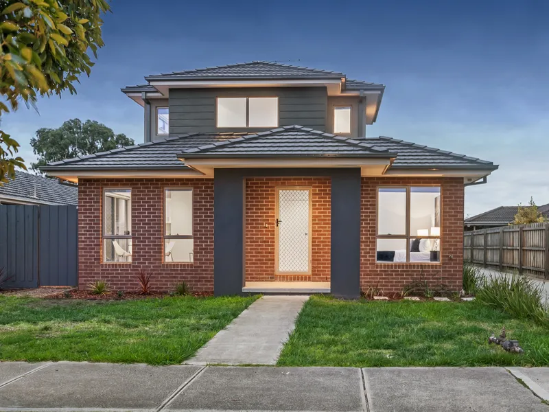 Close To La Trobe University