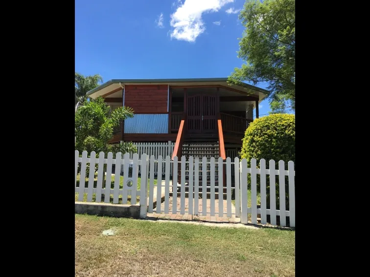 Open Plan, Large Elevated Cool Deck and Outdoor Kitchen