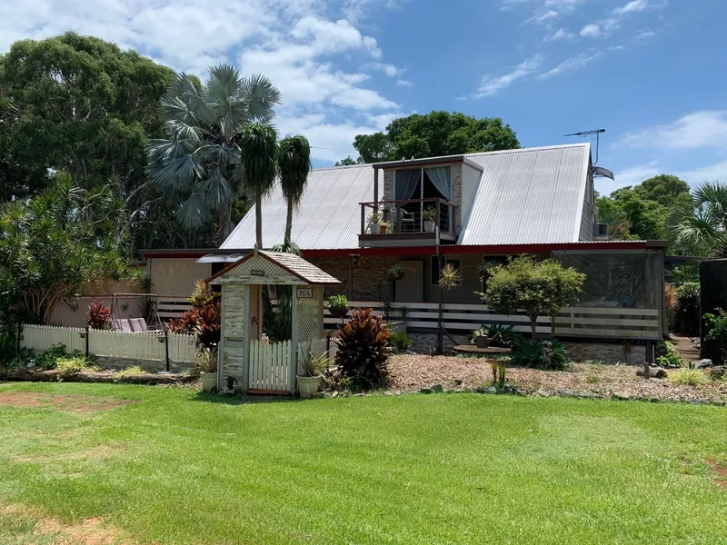 Country style Island home