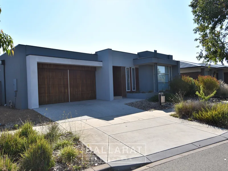 FANTASTIC THREE BEDROOM PROPERTY IN INSIGNIA