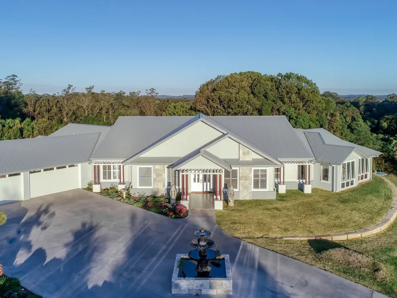 New Hamptons style acreage 