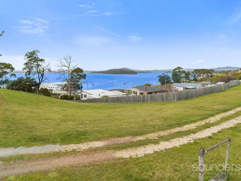 STUNNING RIVER AND DISTRICT VIEWS - BUILD YOUR DREAM HOME