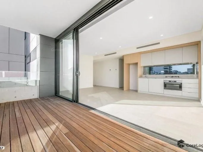 GREAT ONE BEDROOM APARTMENT WITH ENTERTAINERS BALCONY!
