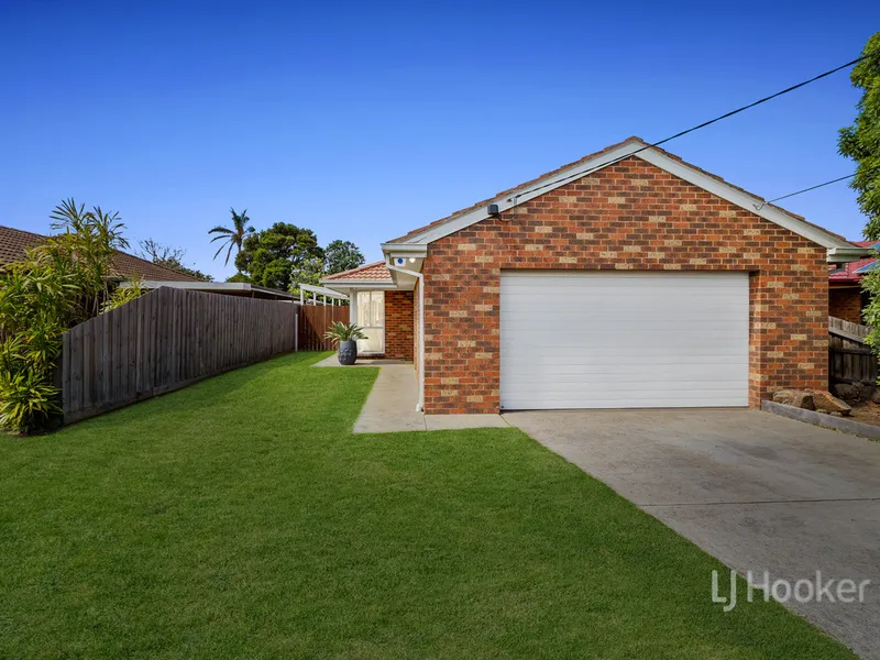 Idyllic Family Home Indoors and Out, Altona Meadows