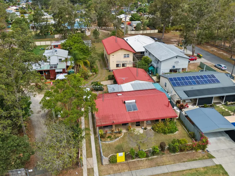 3 DWELLINGS + DANCE HALL ON HUGE 1525M2 BLOCK!