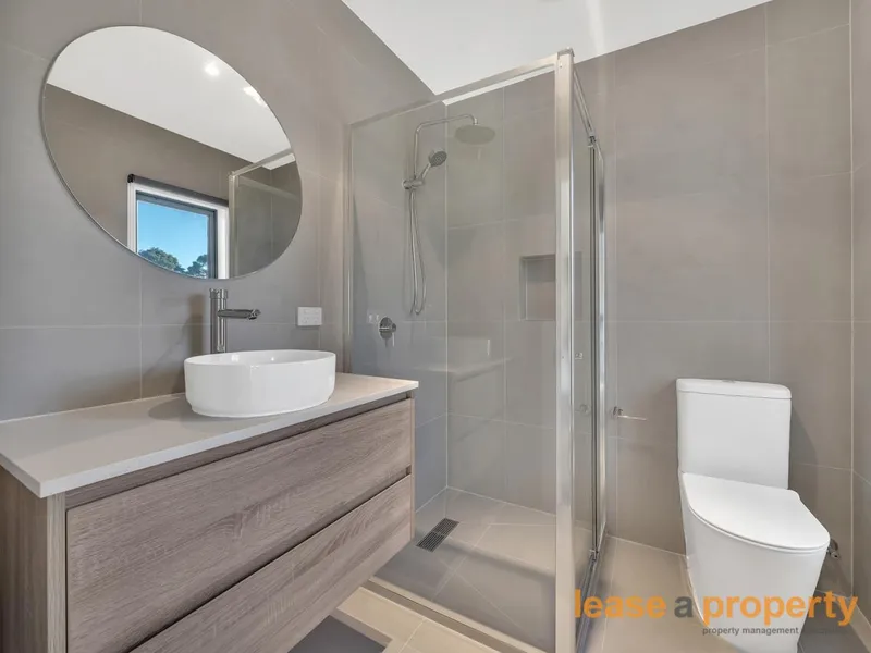 LARGE Refurbished Property With Two Living Areas plus a Separate Retreat