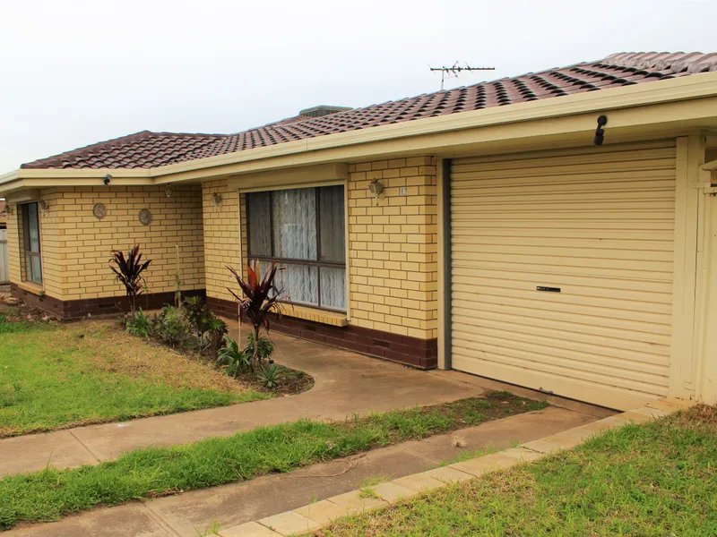 SPACIOUS 3 BEDROOM FAMILY HOME WITH RUMPUS ROOM