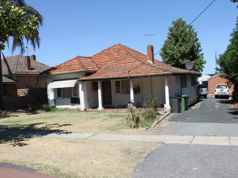 HOME AND STABLES FOR RENT