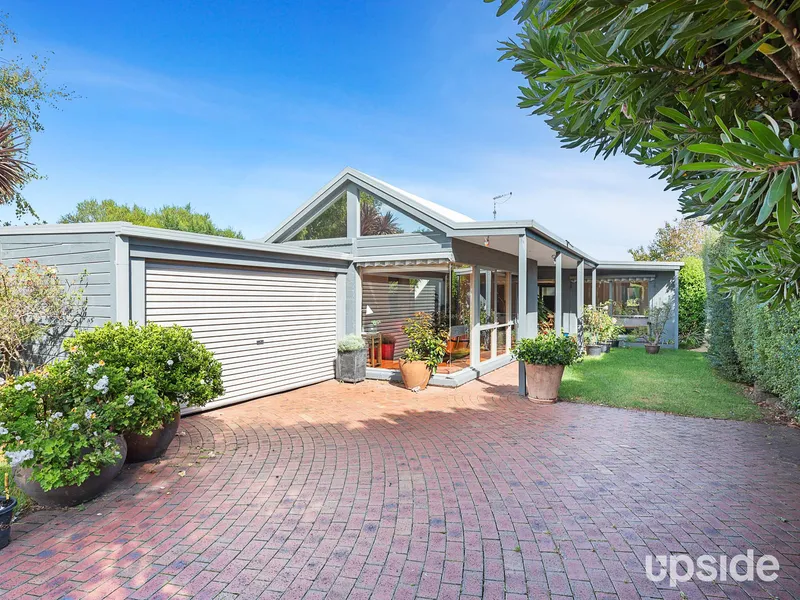 Stylish & Spacious Beachside Getaway!