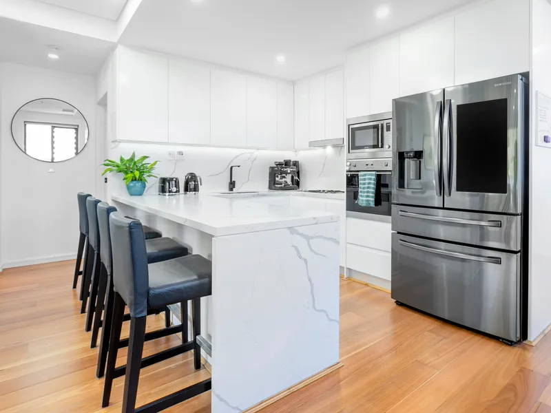 As New, Top Floor Executive Apartment - The Epitome of Luxury!