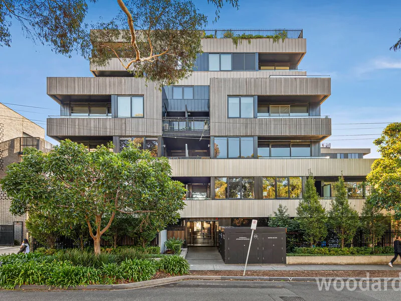 Convenient Contemporary Living with City Views