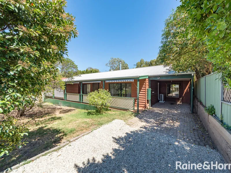 4 BEDROOMS (ALL WITH BIRS), OPEN PLAN LIVING & PETS NEG.