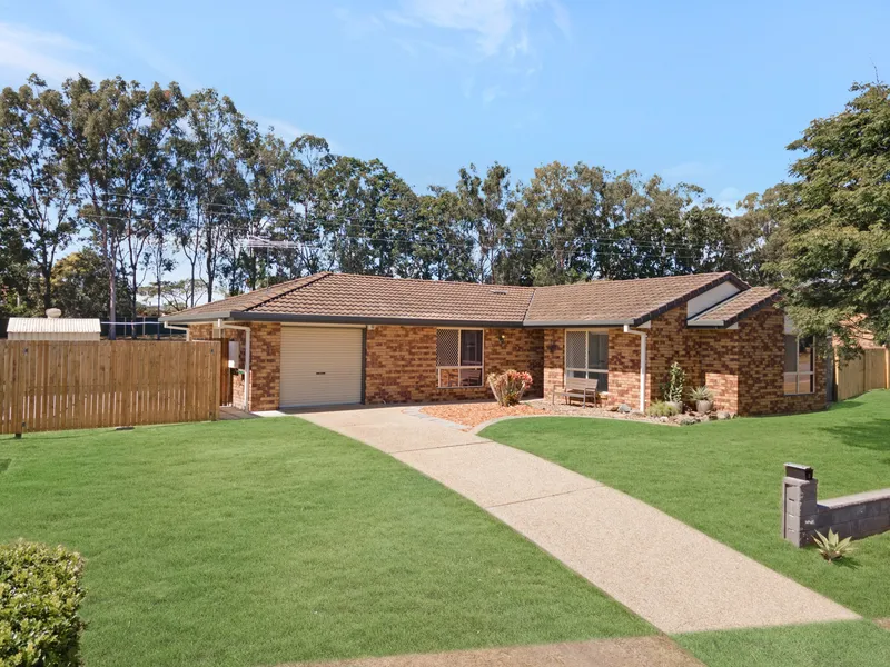 WALKING DISTANCE TO WINDAROO VALLEY STATE HIGH SCHOOL!