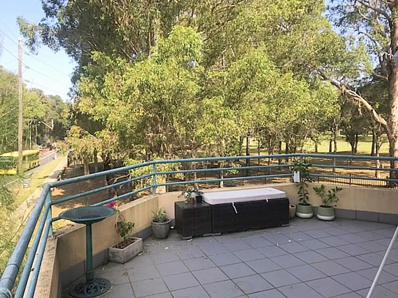 neat two bed room property in great location!