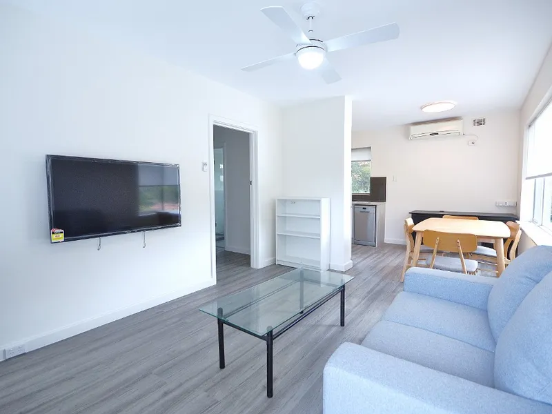 MODERN FULLY FURNISHED & FULLY RENOVATED 1X1 UNIT 150m FROM UWA!