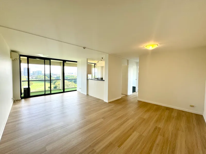 Renovated Top Floor Apartment with Panoramic Views!