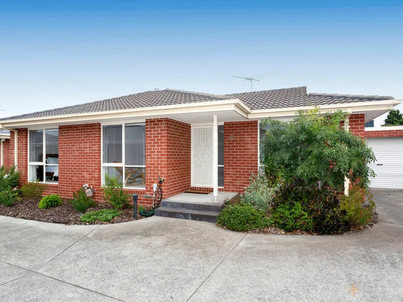 EASY LIVING IN LIFESTYLE LOCALE