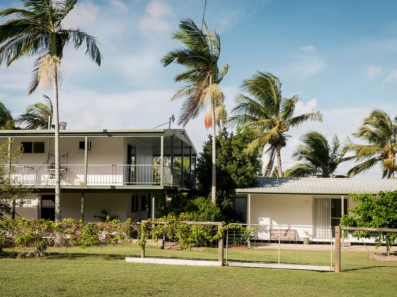 STOP DREAMING & START LIVING IN THE WHITSUNDAYS