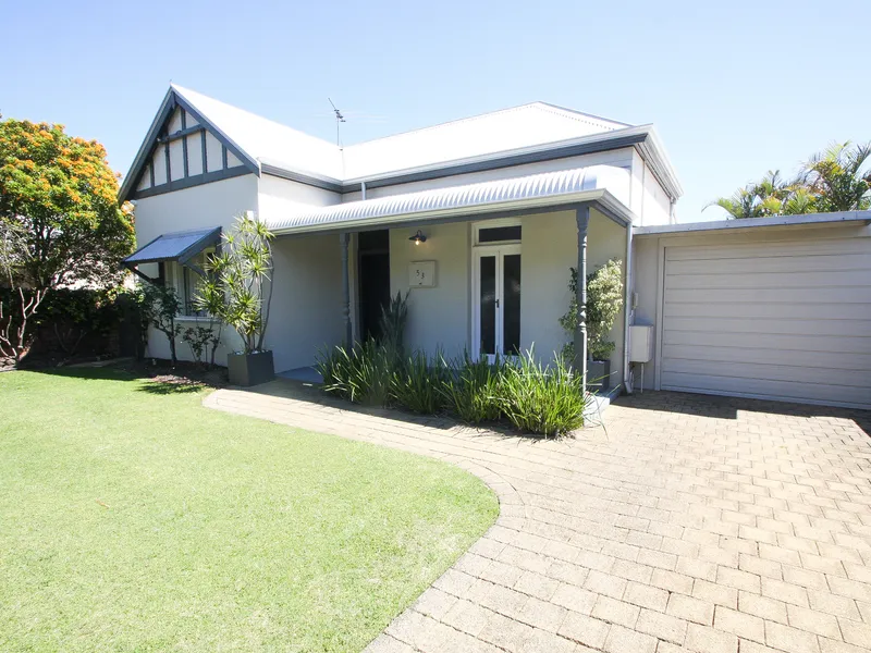 STUNNING 2x1 CHARACTER HOME 4KM FROM THE CBD