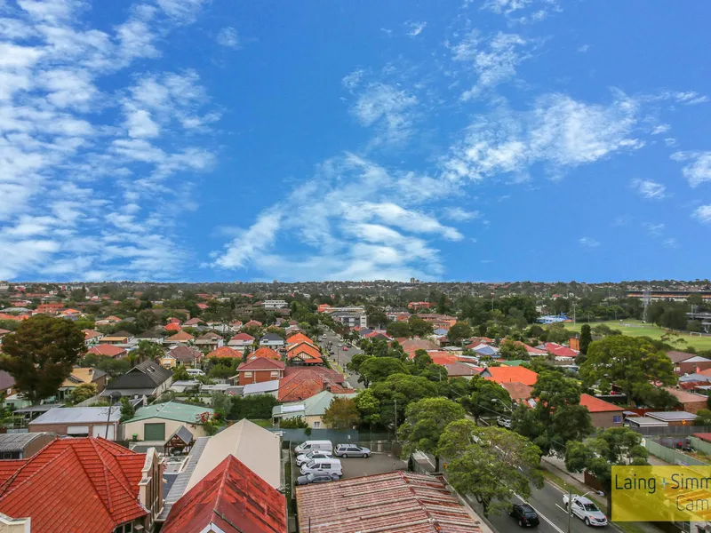 TOP FLOOR NEAR NEW Boutique 2 Bedroom Apartment