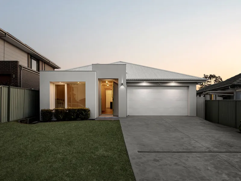 Modern four-year-old family home with a luxury retreat feel in a centrally located pocket