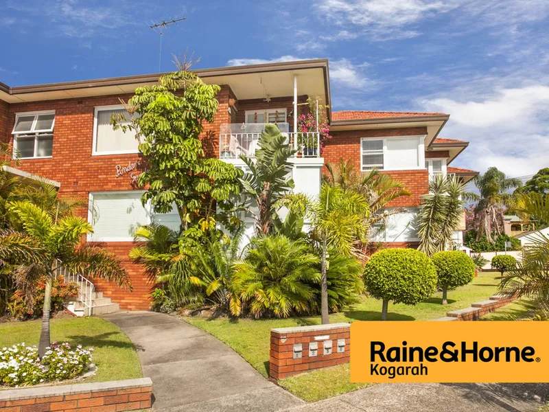 Sun-filled Unit - Conveniently Located