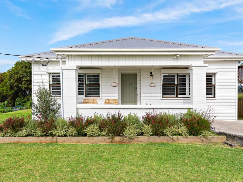 Options Aplenty - Coastal Cottage Vibes with Hefty Land Size