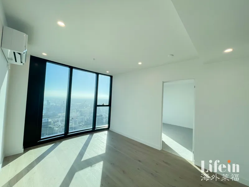 Two Bedrooms Apartment In the heart of the CBD!