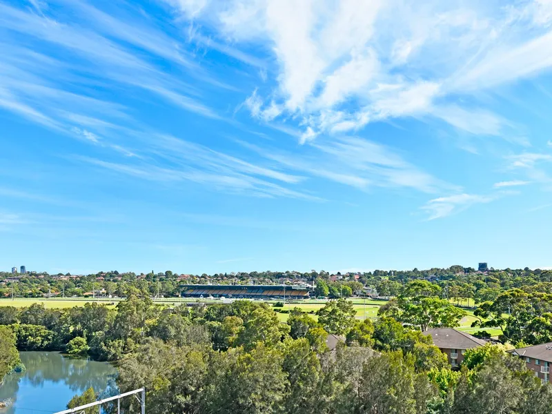 Two bedroom Apartment in Canterbury with park view