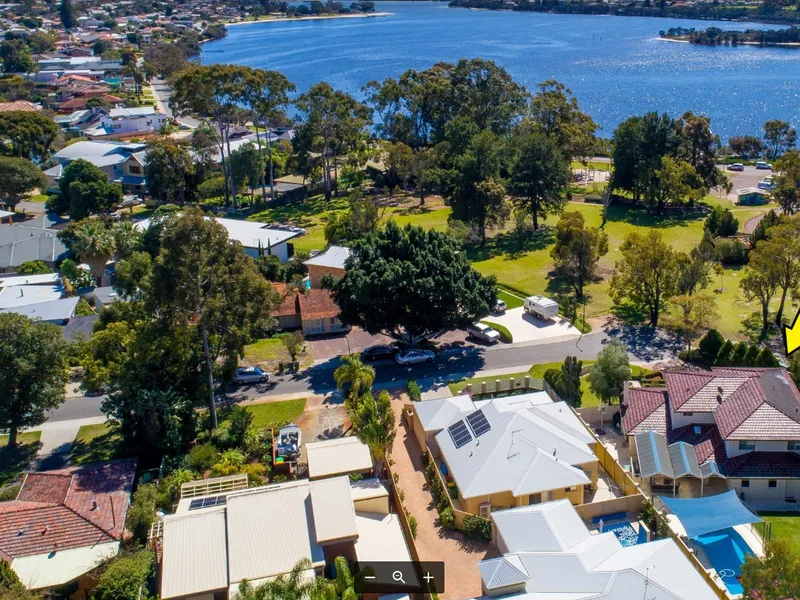 GOING, GOING ..... GORGEOUS FAMILY HOME - NEAR RIVER - OPPOSITE PARK ON RARE DUPLEX BLOCK