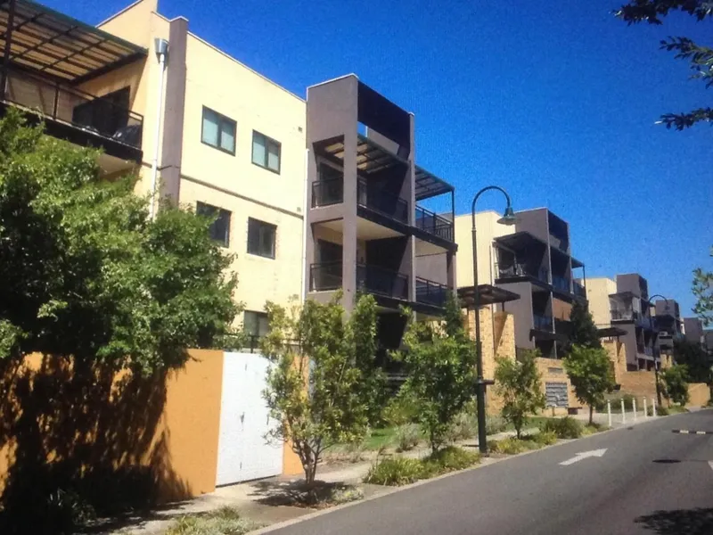 Fully furnished 2-bedroom apartment near Monash Uni (Caulfield)