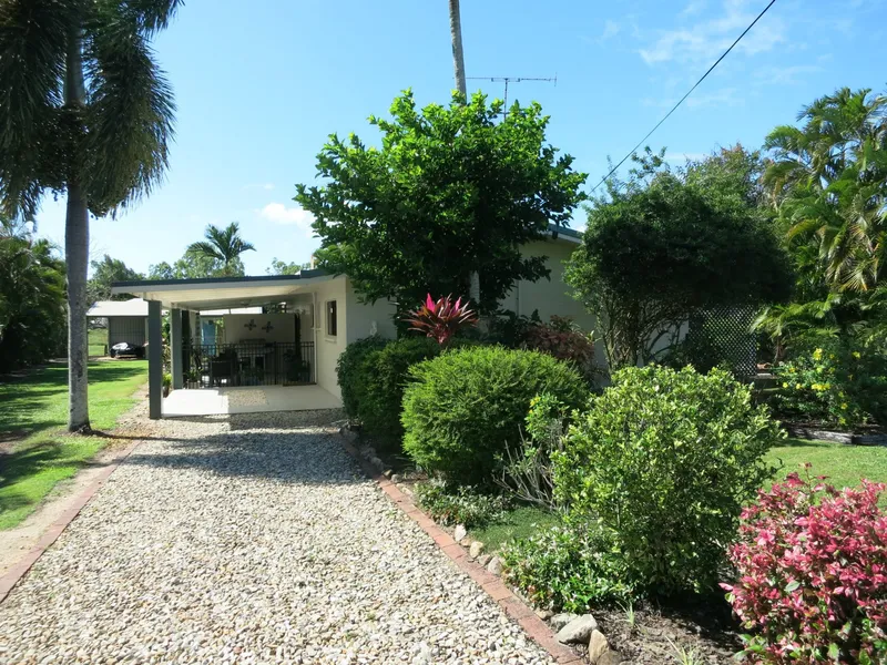 Beachside 3 bedroom, 2 bathroom family home...