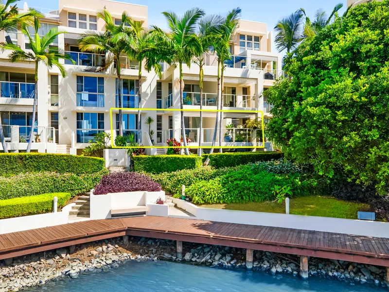 Single Level Waterfront Dream Come True!!